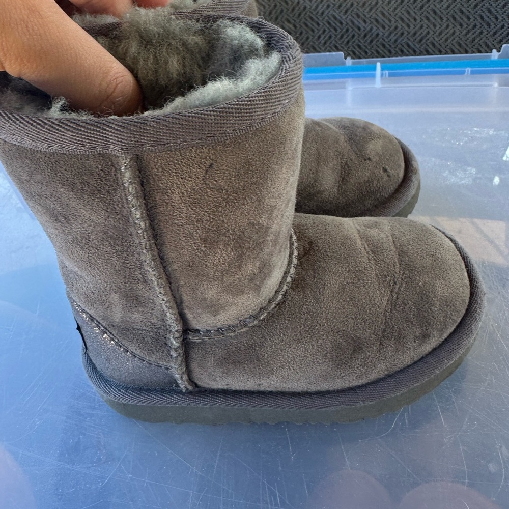 SOLD 
Toddler size 7 Uggs gray - Picture 4 of 6